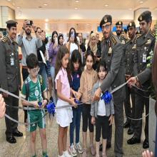 زوار دبي الأطفال يدشنون منصاتهم الجديدة ويختمون جوازاتهم بأنفسهم في مبنى 1 و2 في مطار دبي الدولي